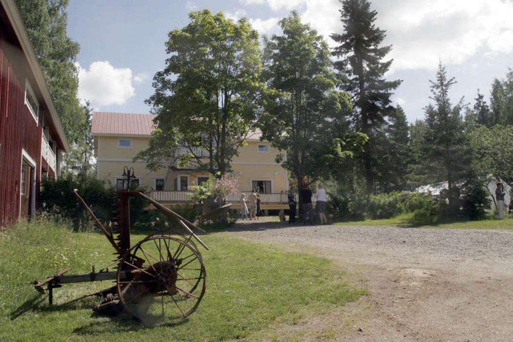 Tuhannen Tarinan Talo Kannuskoski Exterior foto